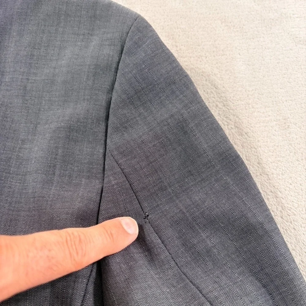 Vintage 90's HUGO BOSS 2 Piece Suit Men 42R Grey Pleated Cuffed Pants 36x33 USA